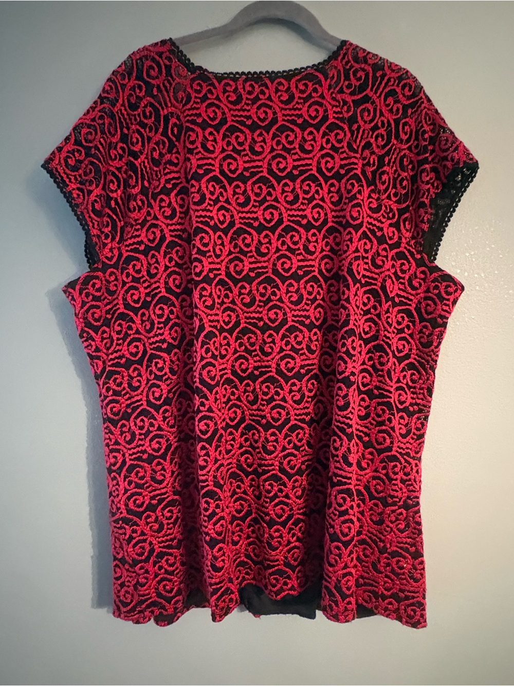 Vintage Y2K Avenue Gothic Red and Black Lace-Overlay Corset Style Women’s Top - Picture 3 of 4